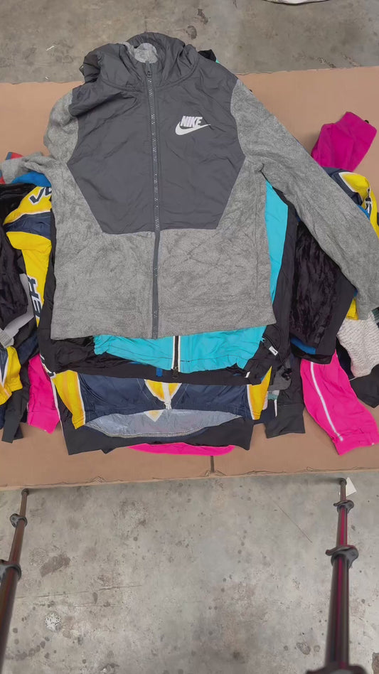 BULK 265 - 41 VESTES MIX PETITES TAILLES