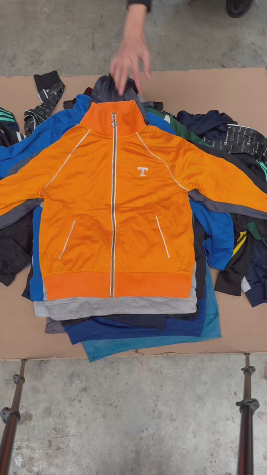 BULK 258 - 40 VESTES MIX PETITES TAILLES