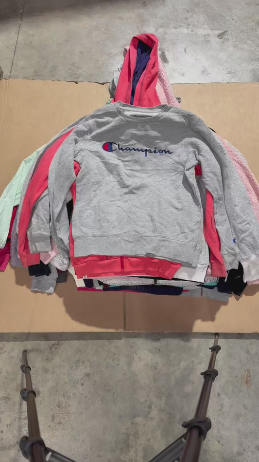 BULK 205 - 41 SWEATS MIX SMALL SIZE