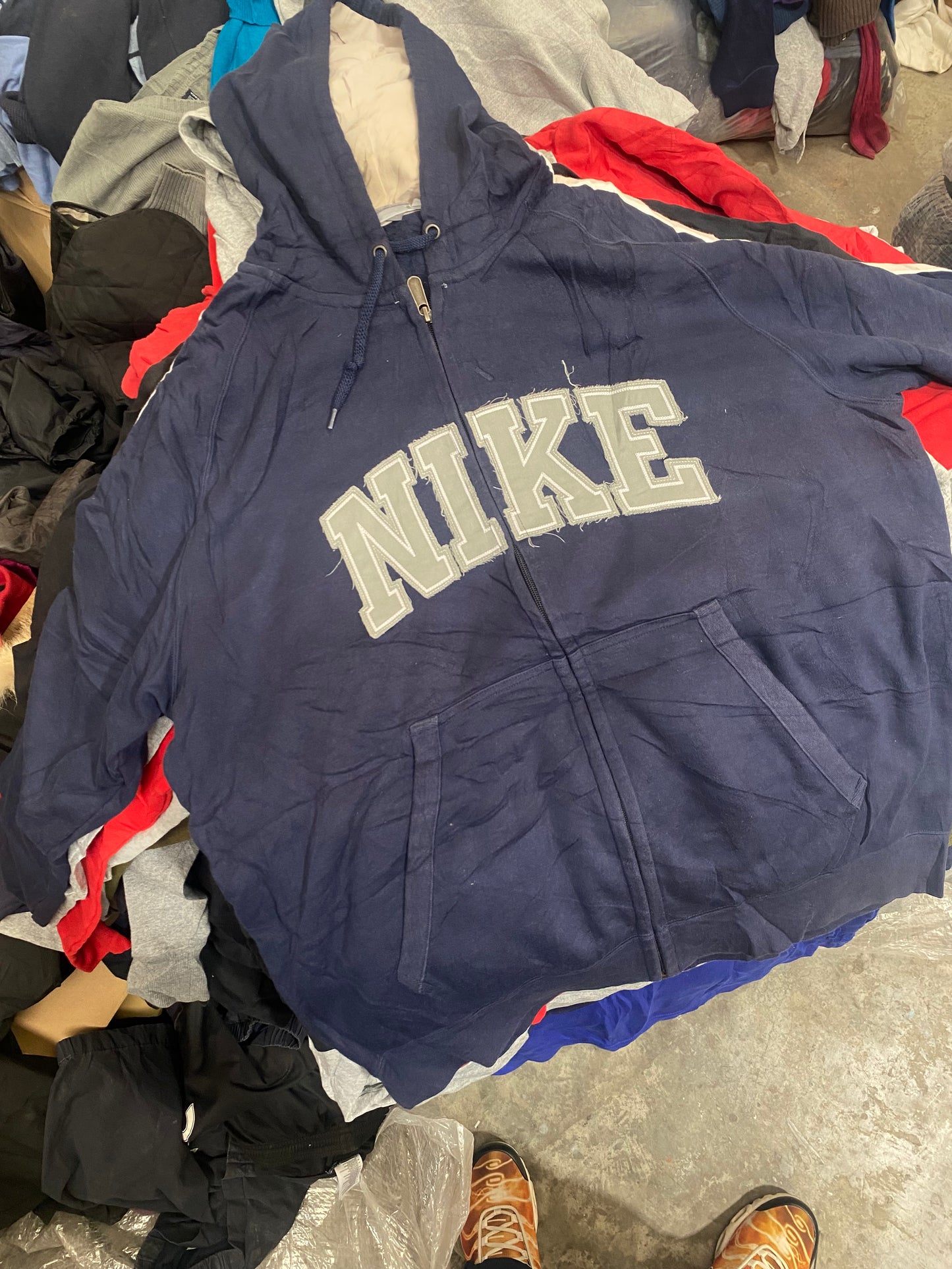 BOX VINTAGE - x25 NIKE SWEAT HOODIES