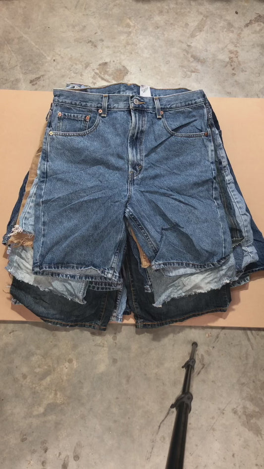 BULK 87 - 30 SHORT LEVIS 501