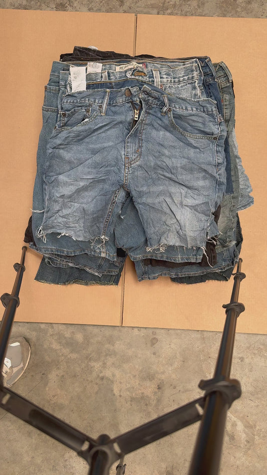 BULK 64 - 33 SHORT LEVIS 501